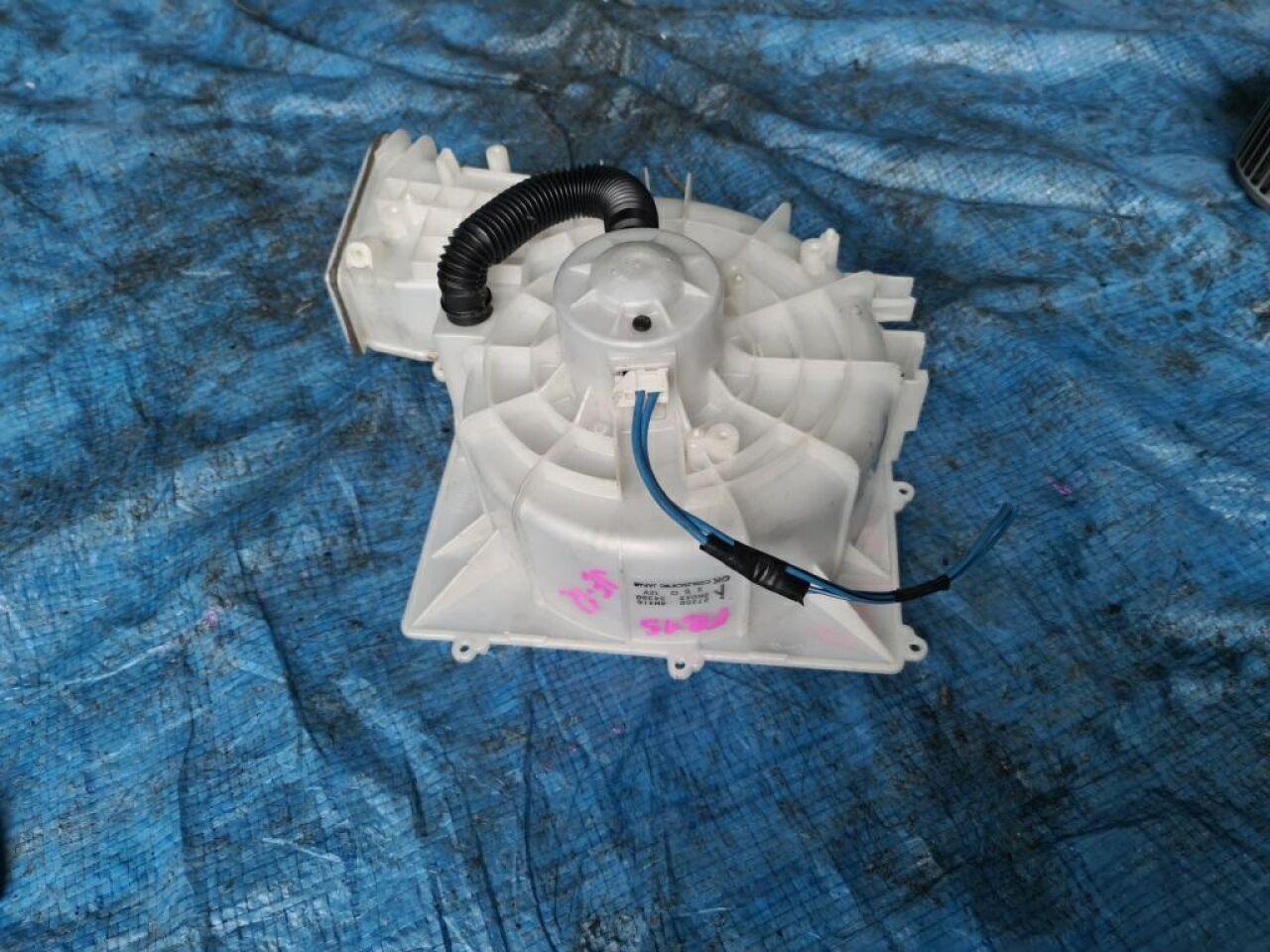 Мотор печки  NISSAN SUNNY FB15 1 ракурс