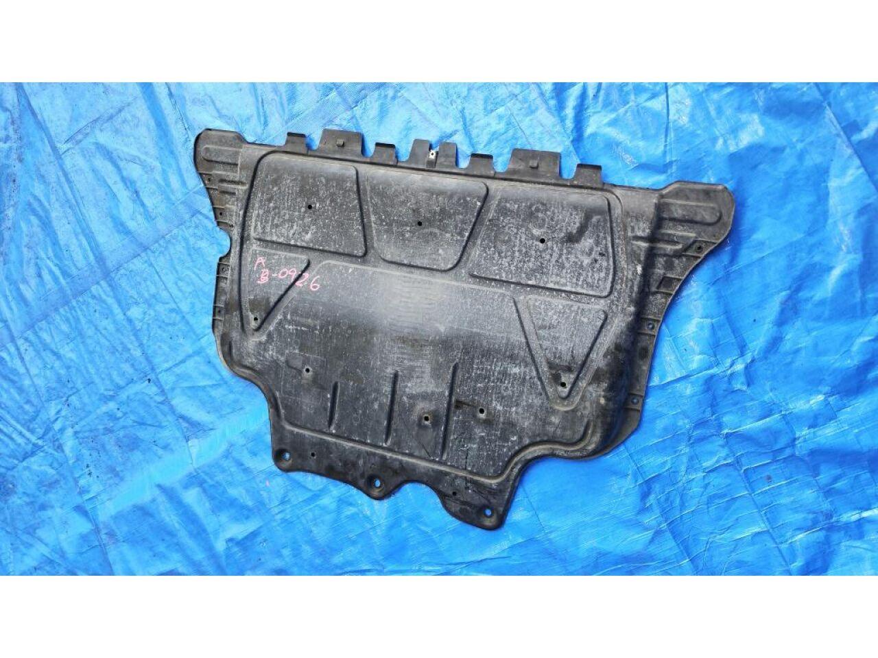 Защита двигателя AUDI A3 8V CXS 5Q0825236 2 ракурс Защита двигателя AUDI A3 8V CXS 5Q0825236 2 ракурс