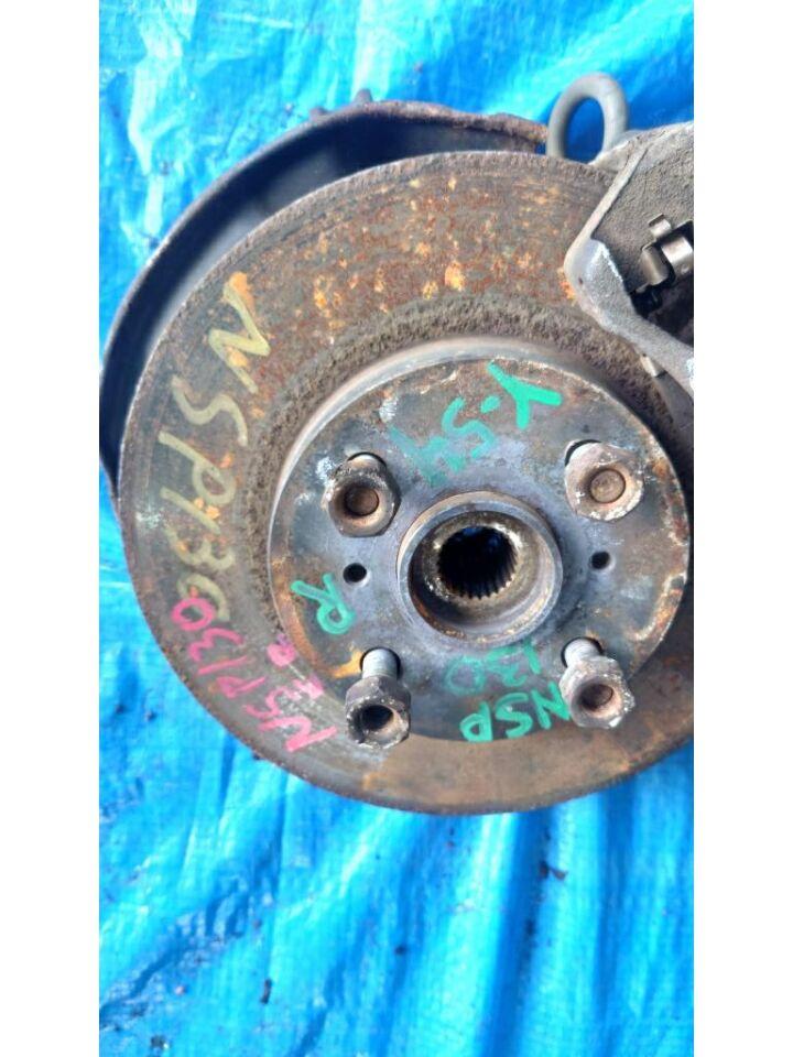 Ступица правая передняя TOYOTA VITZ NSP130 1NR 3 ракурс