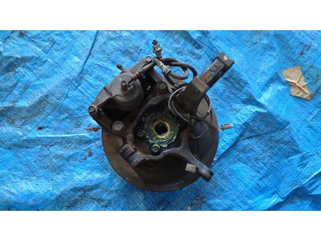 Ступица правая передняя NISSAN DUALIS NJ10 MR20 3 ракурс