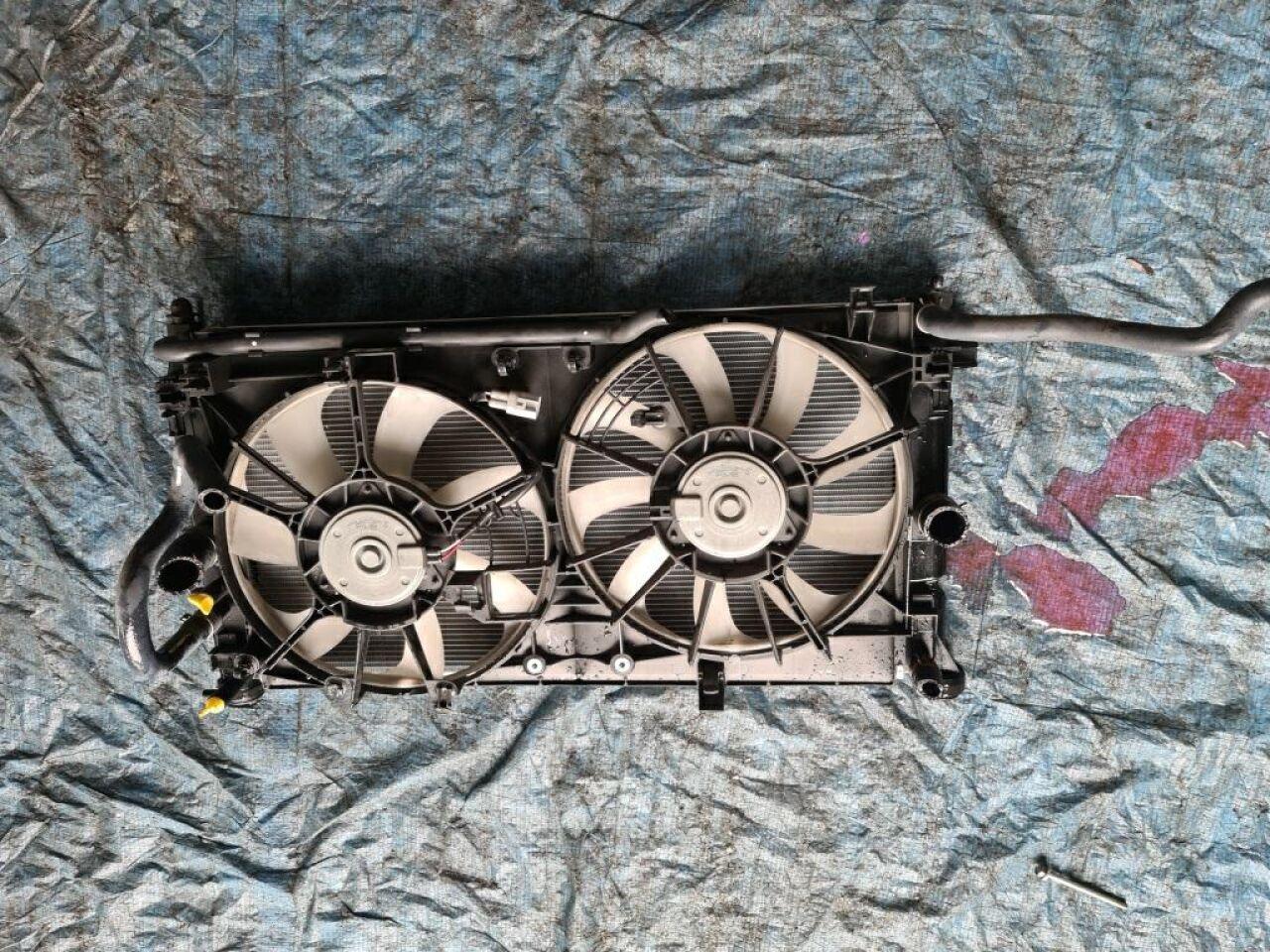 Радиатор основной TOYOTA PRIUS ZVW51 2ZR FXE 422135-6021 2 ракурс