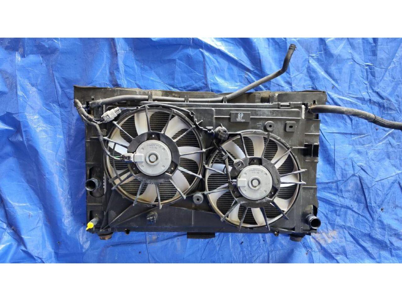 Радиатор основной TOYOTA PRIUS ALPHA ZVW41 2ZR SET 3 ракурс