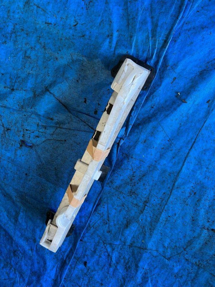 Жесткость бампера передняя NISSAN ELGRAND PE52 1 ракурс Жесткость бампера передняя NISSAN ELGRAND PE52 1 ракурс