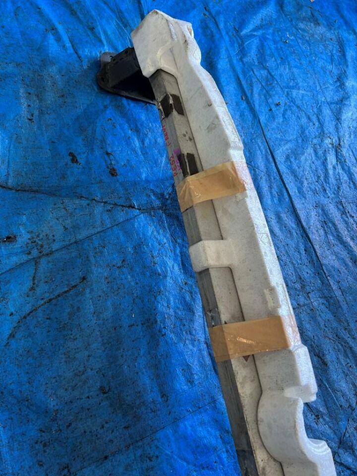 Жесткость бампера передняя NISSAN ELGRAND PE52 4 ракурс Жесткость бампера передняя NISSAN ELGRAND PE52 4 ракурс