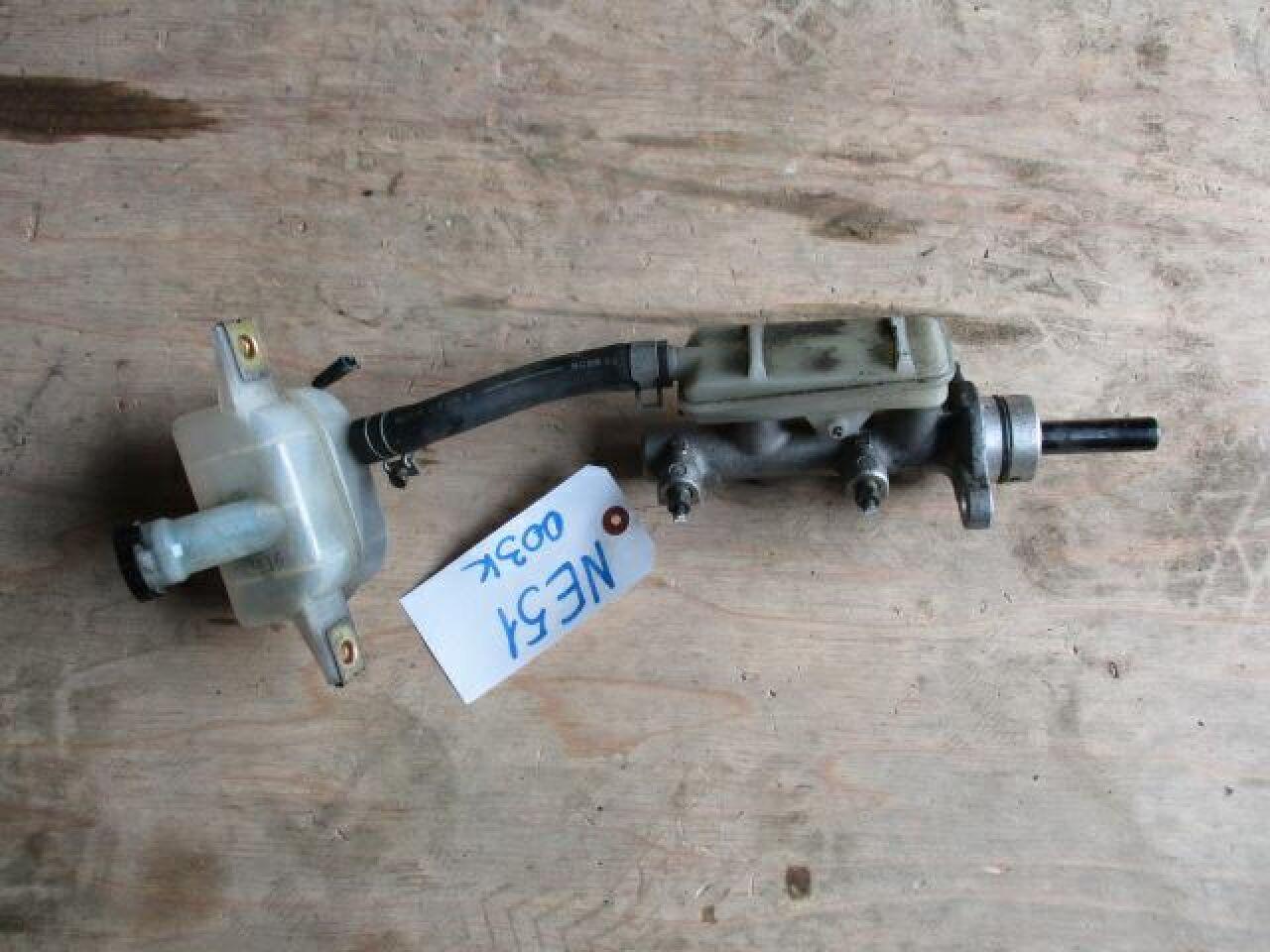 Главный тормозной цилиндр NISSAN ELGRAND NE51 - 1 ракурс