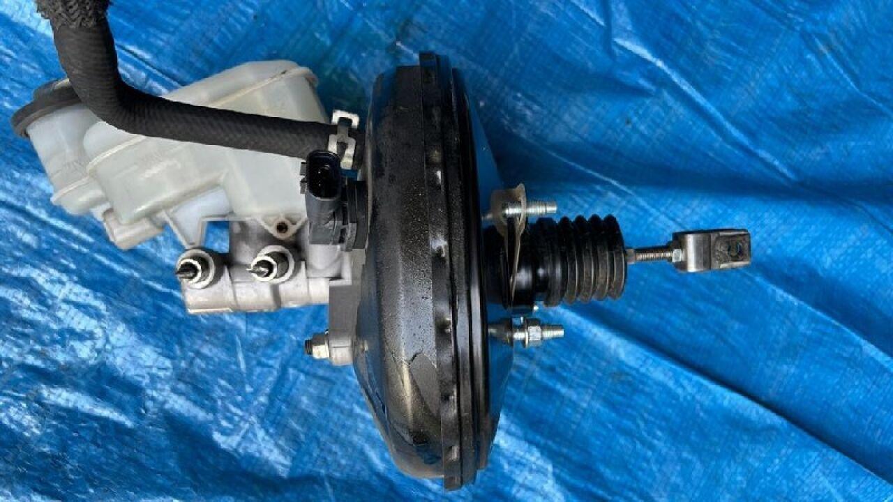 Главный тормозной цилиндр DAIHATSU MOVE LA150S KF-VE4 - 1 ракурс