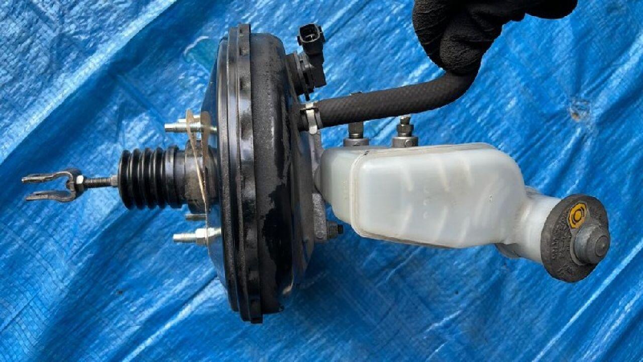 Главный тормозной цилиндр DAIHATSU MOVE LA150S KF-VE4 - 3 ракурс