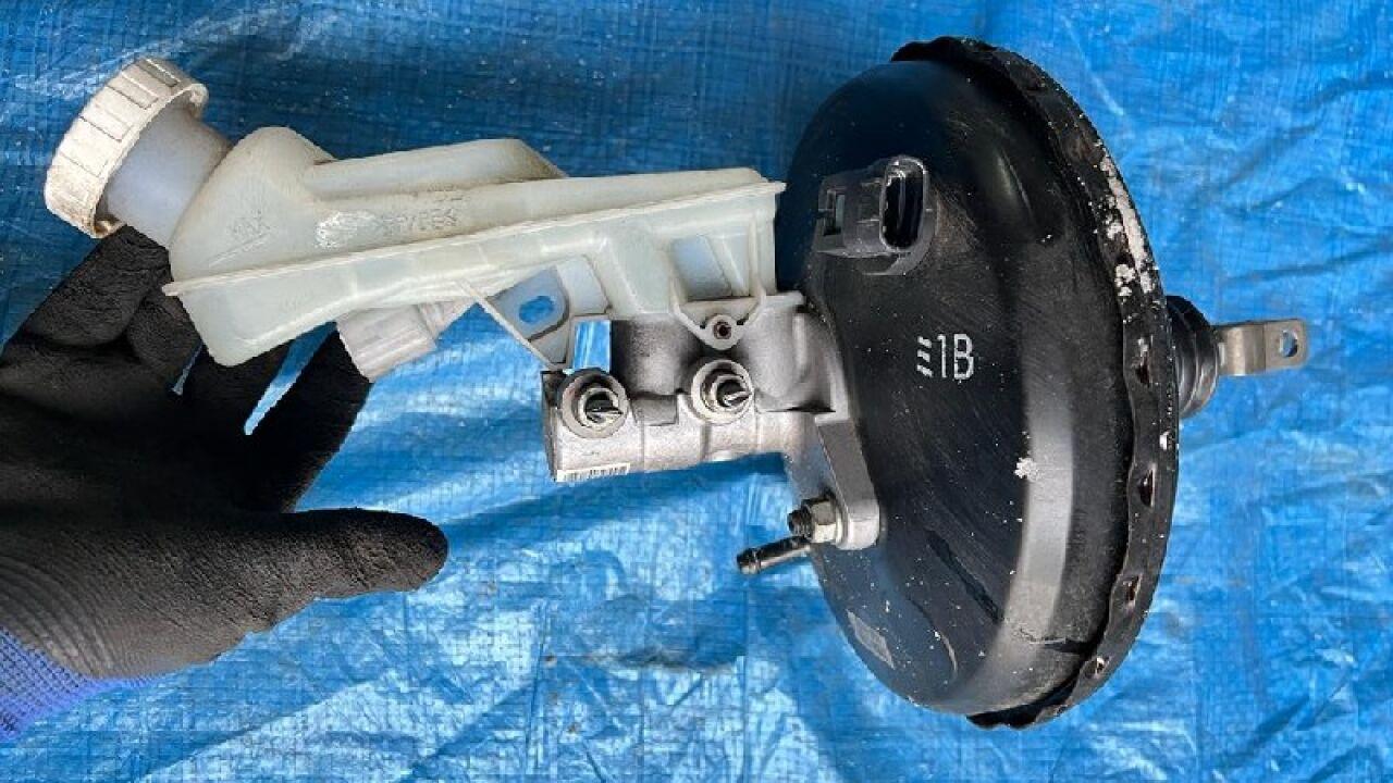 Главный тормозной цилиндр NISSAN DAYZ ROOX B21A, B21W 3B20 - 1 ракурс