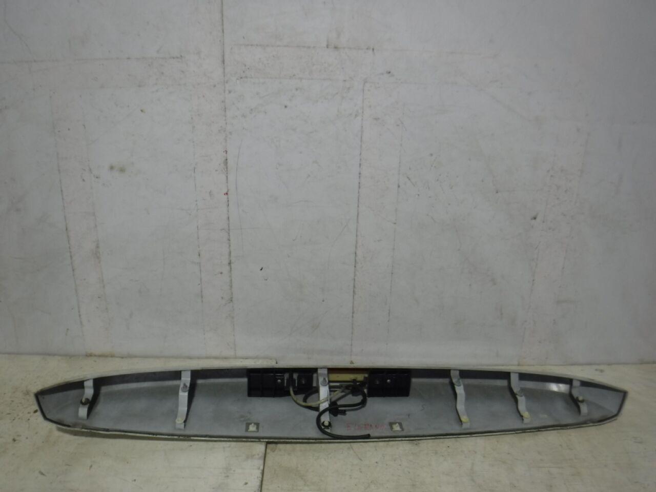 Спойлер NISSAN ELGRAND TE52 QR25DE 2 ракурс