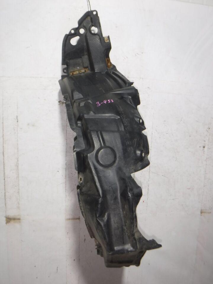 Подкрылок левый передний  TOYOTA NOAH ZRR75 3ZR-FAE ,53876-28241 1 ракурс