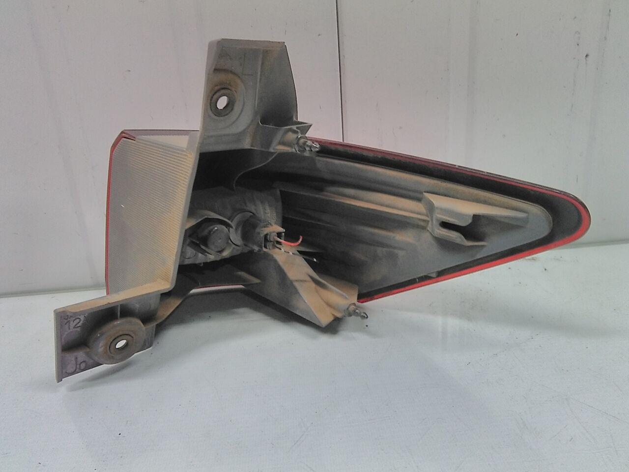 Стоп-сигнал левый задний NISSAN ELGRAND TE52 QR25DE P8503 2 ракурс