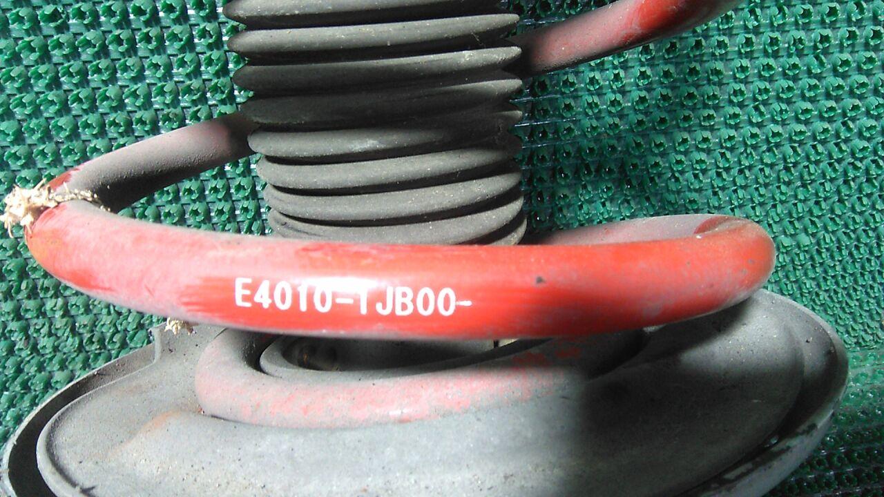 Стойка правая передняя NISSAN ELGRAND TE52 QR25DE 4 ракурс