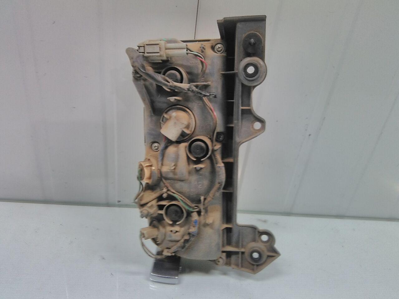 Стоп-сигнал правый задний NISSAN ELGRAND TE52 QR25DE P8960 2 ракурс