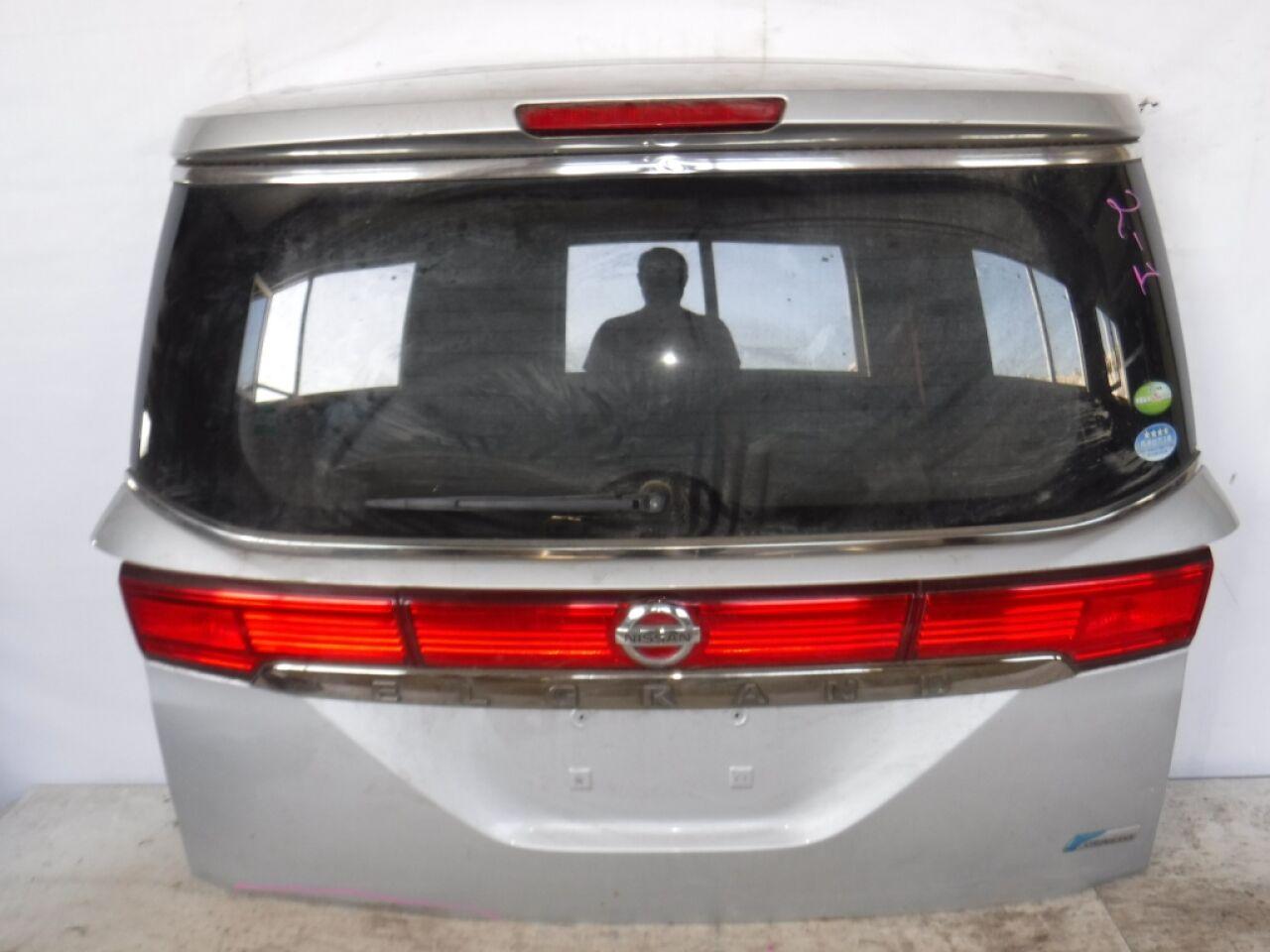 Дверь 5-я NISSAN ELGRAND TE52 QR25DE 1 ракурс
