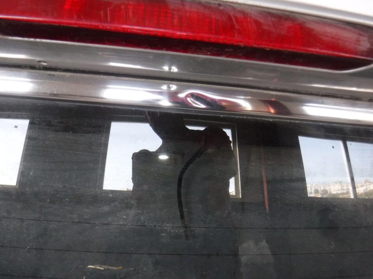 Дверь 5-я NISSAN ELGRAND TE52 QR25DE 3 ракурс