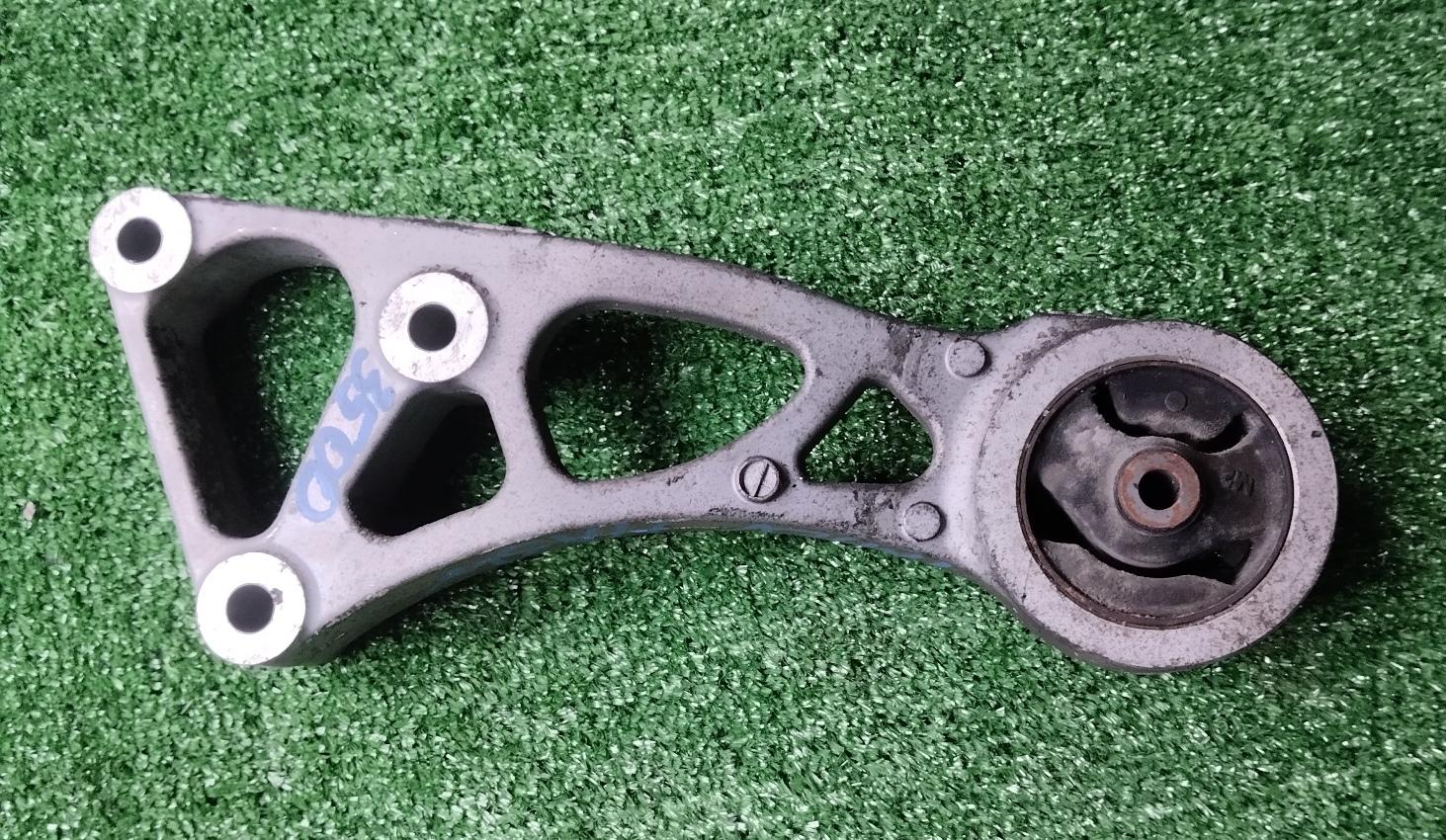 Подушка двигателя задняя MITSUBISHI I-MIEV HA3W Y4F1 1093A051 3 ракурс