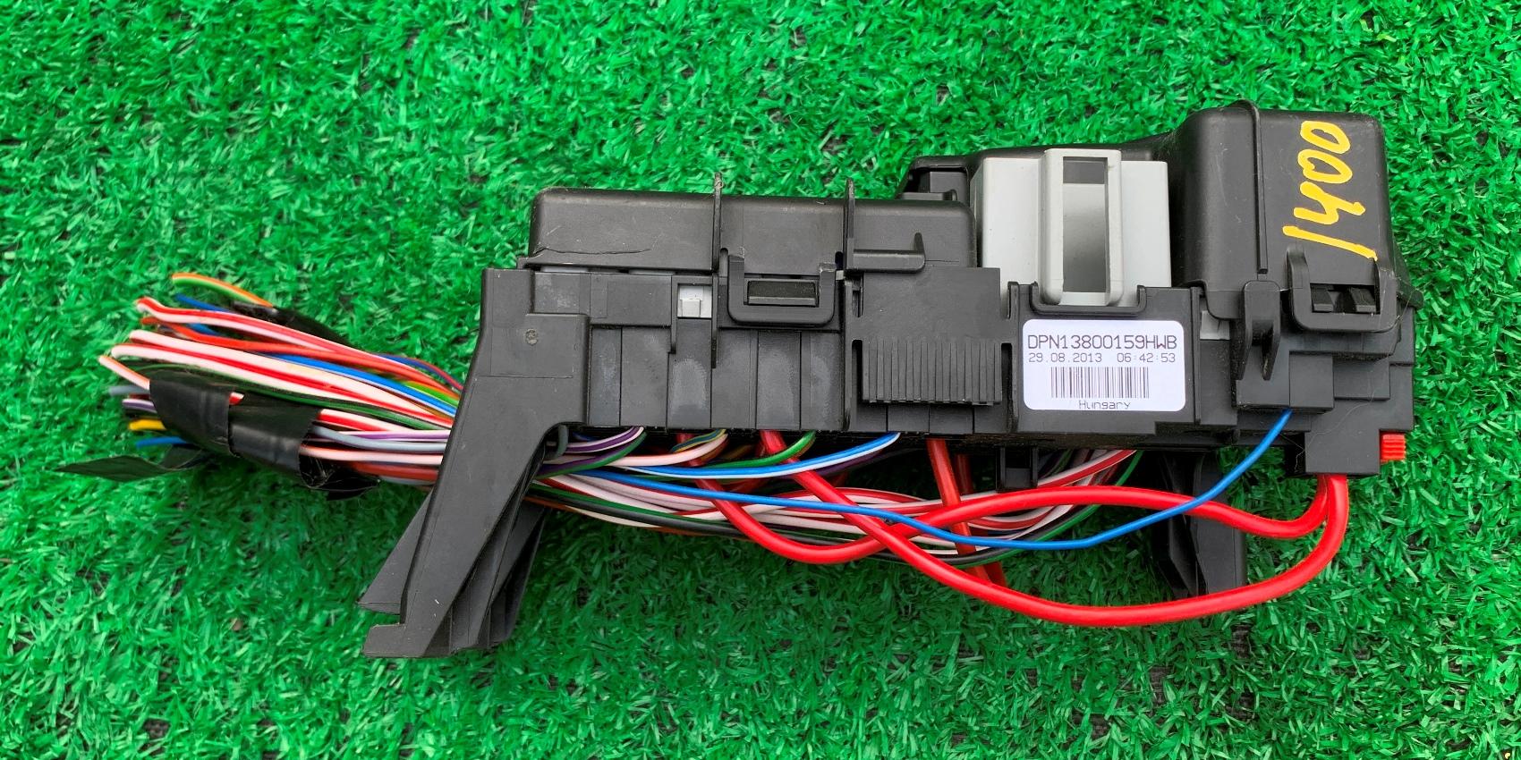 Блок предохранителей для VOLVO V60 FW48 B4164T 2 ракурс