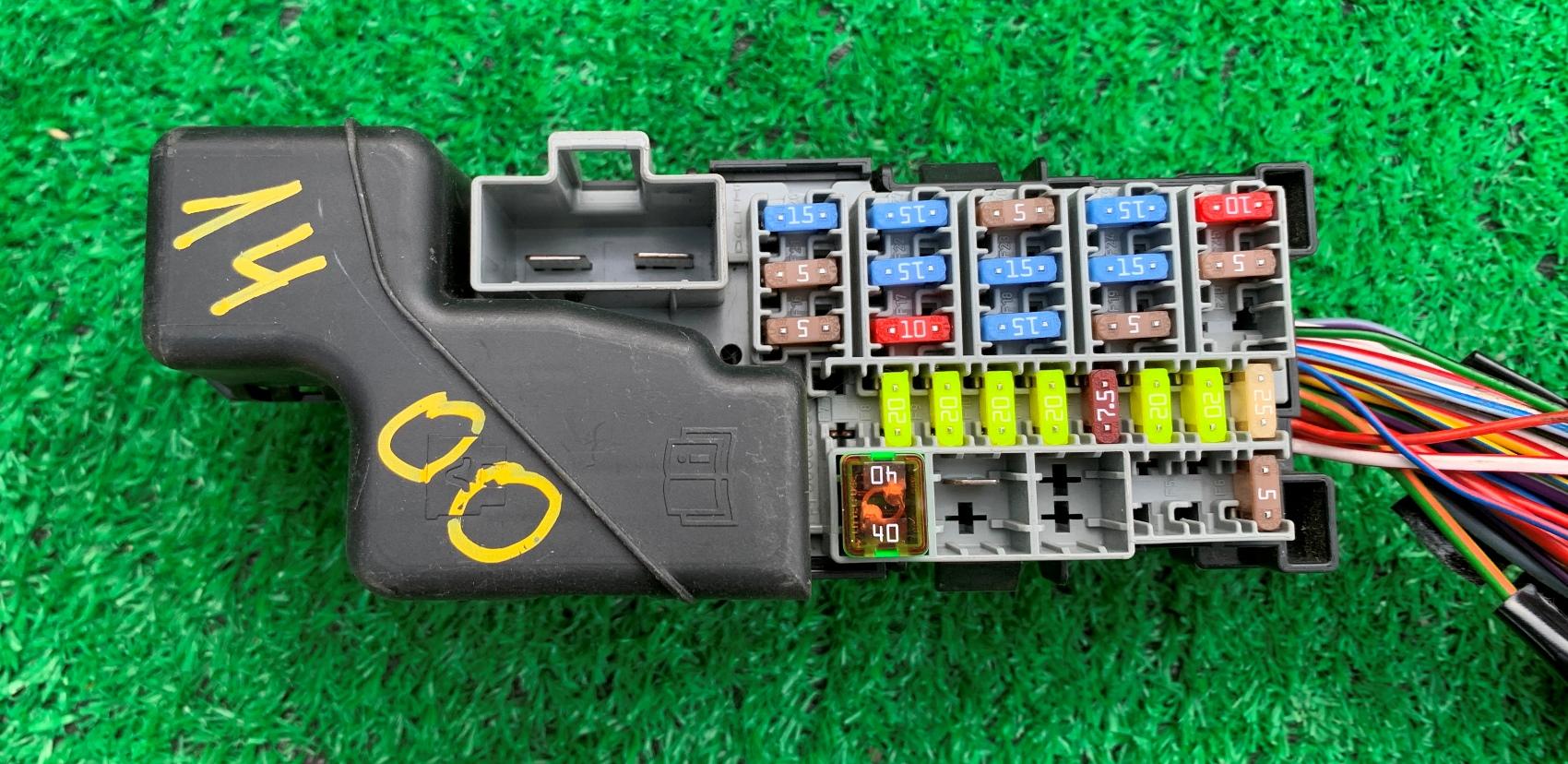 Блок предохранителей для VOLVO V60 FW48 B4164T 6 ракурс
