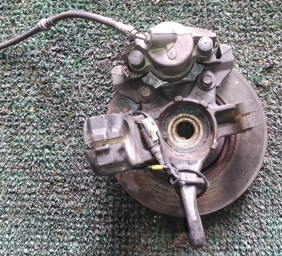 Ступица левая передняя MAZDA DEMIO DY5R Д351-33-031Г 2 ракурс