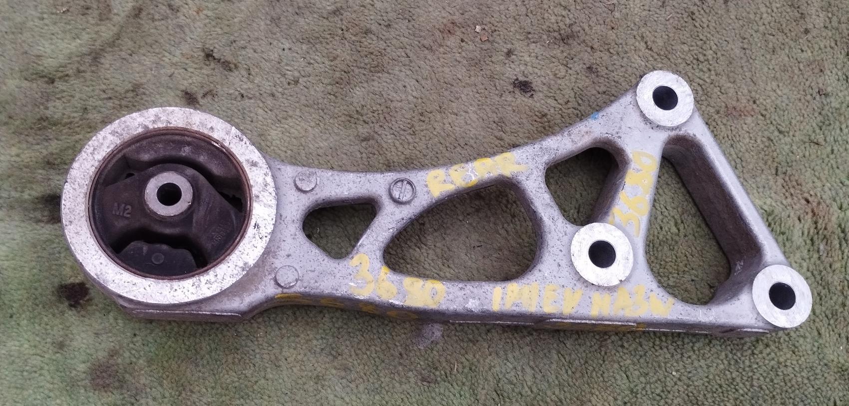 Подушка двигателя задняя MITSUBISHI I-MIEV HA3W Y4F1 1093A051 2 ракурс