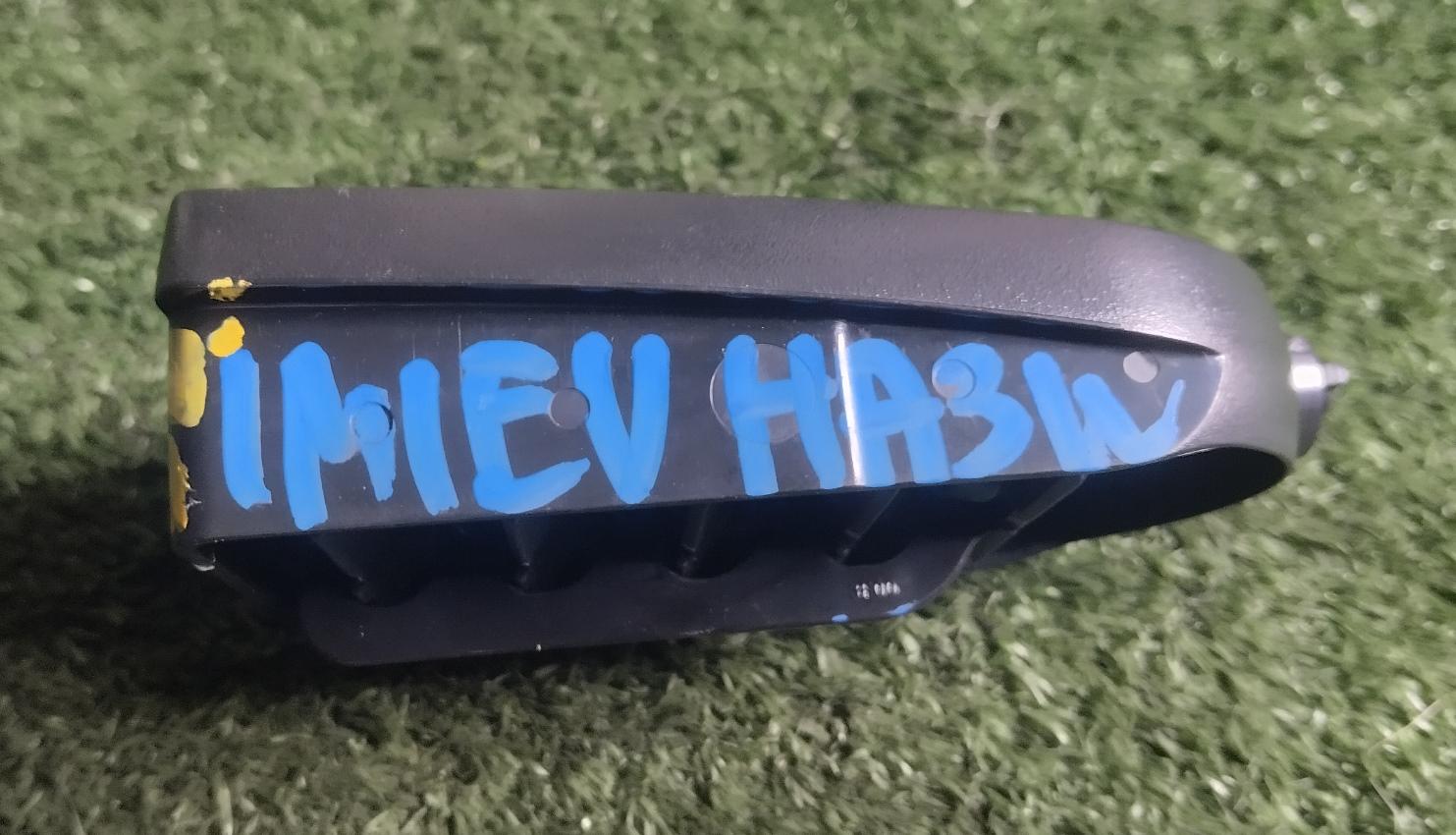 Дуйки правые MITSUBISHI I-MIEV HA3W 8030A029HA 2 ракурс