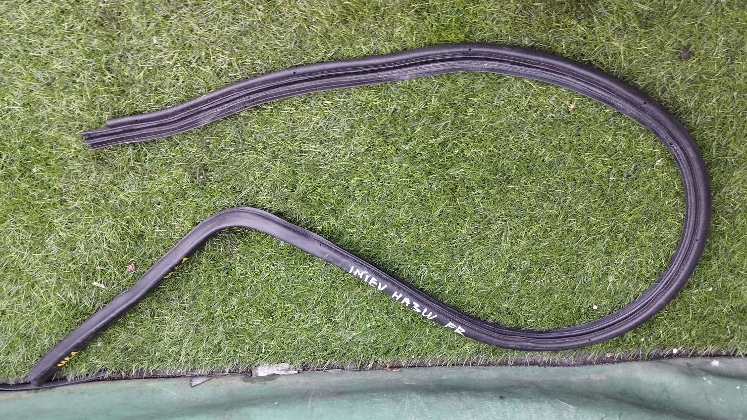 Уплотнительная резинка дверей правая передняя MITSUBISHI I-MIEV HA3W 5725A130 1 ракурс