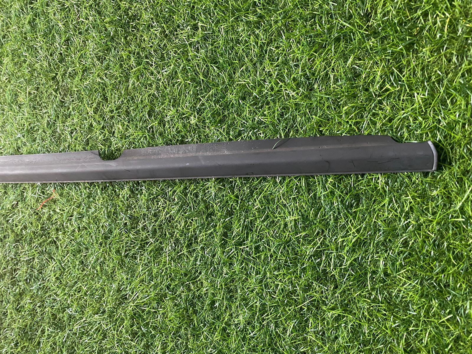 Молдинг на дверь левый задний MITSUBISHI I-MIEV HA3W 5757A001 4 ракурс