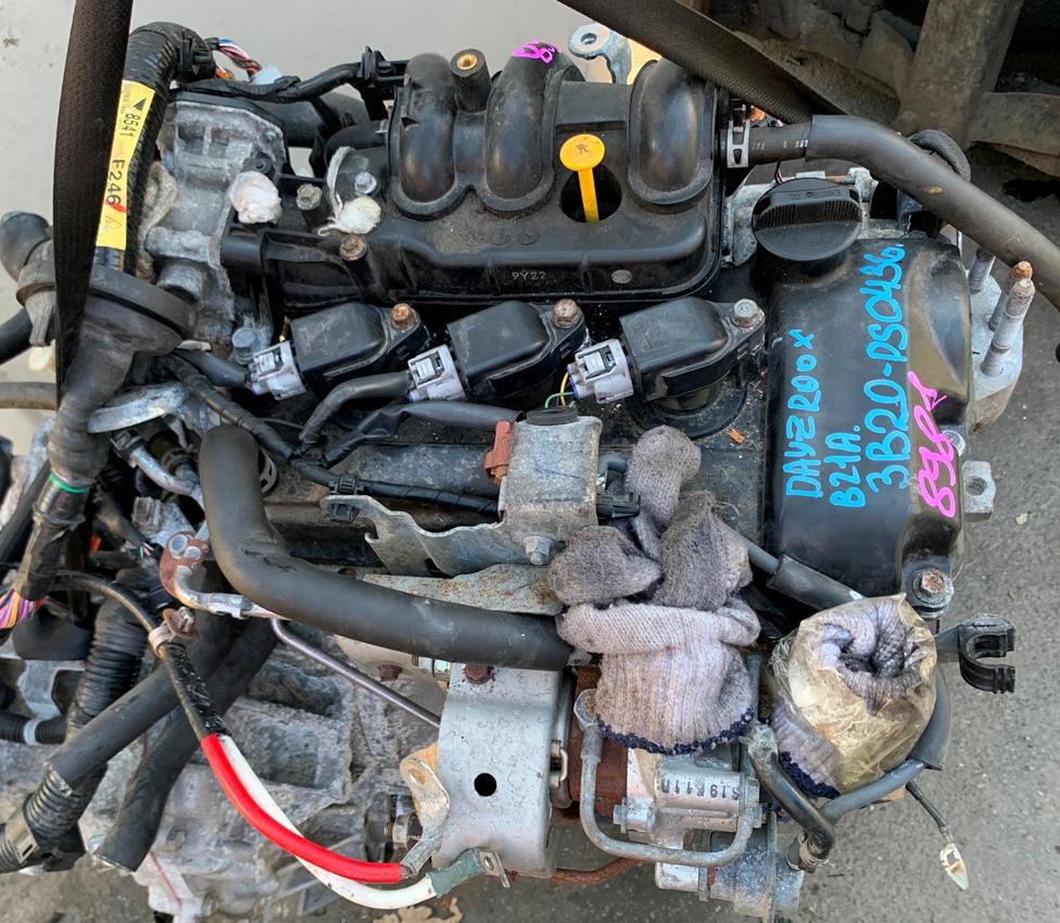 Двигатель NISSAN DAYZ ROOX B21A 3B20 10102-6A04B 2 ракурс
