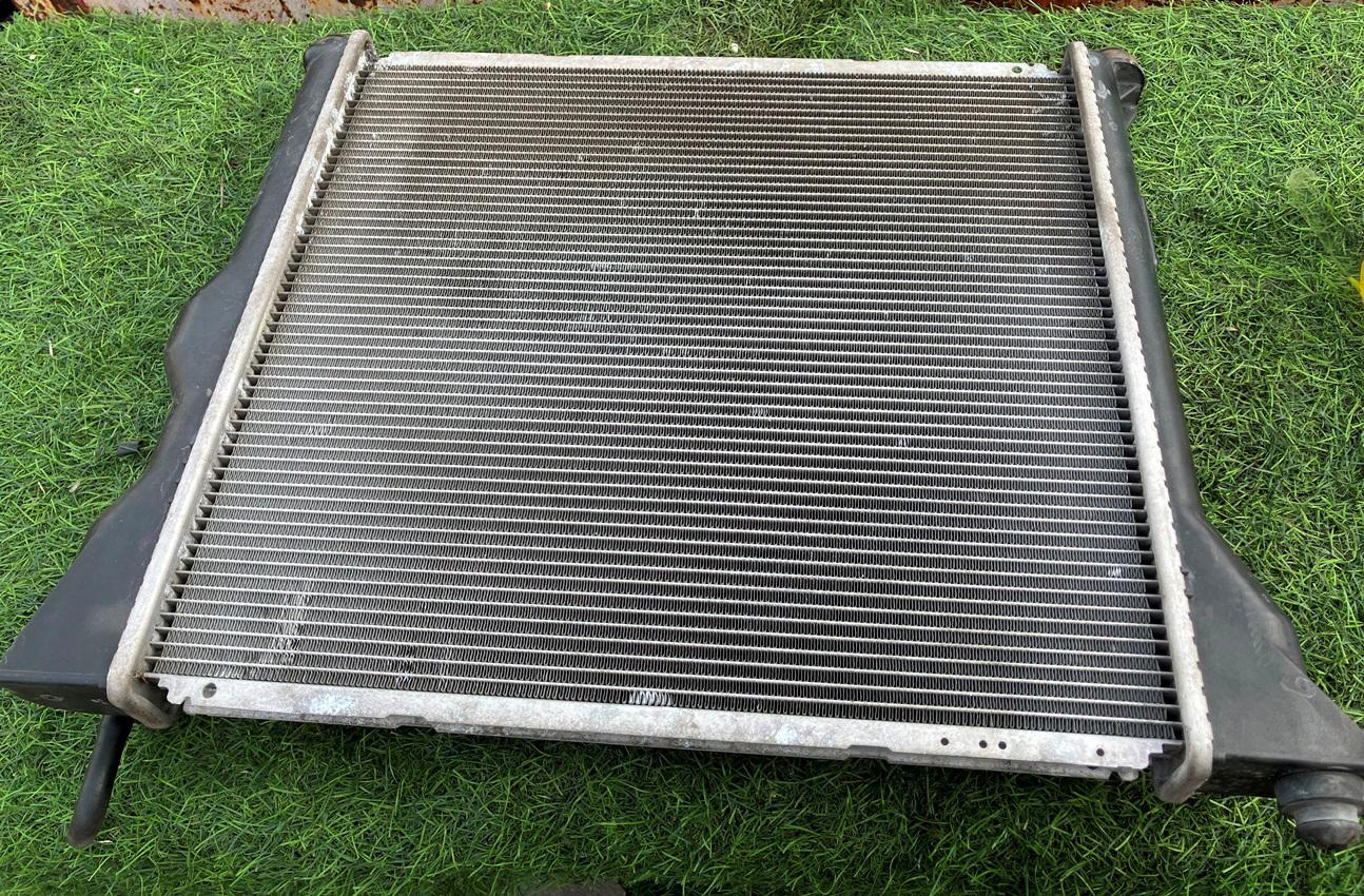 Радиатор MITSUBISHI I-MIEV HA3W Y4F1 1350A414 3 ракурс