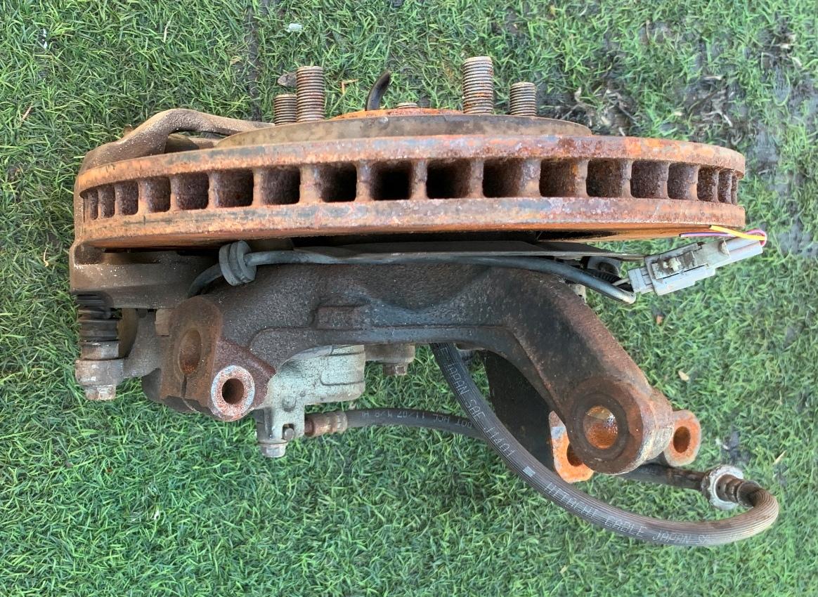 Ступица левая передняя NISSAN SERENA CC25 40015-CY000 3 ракурс