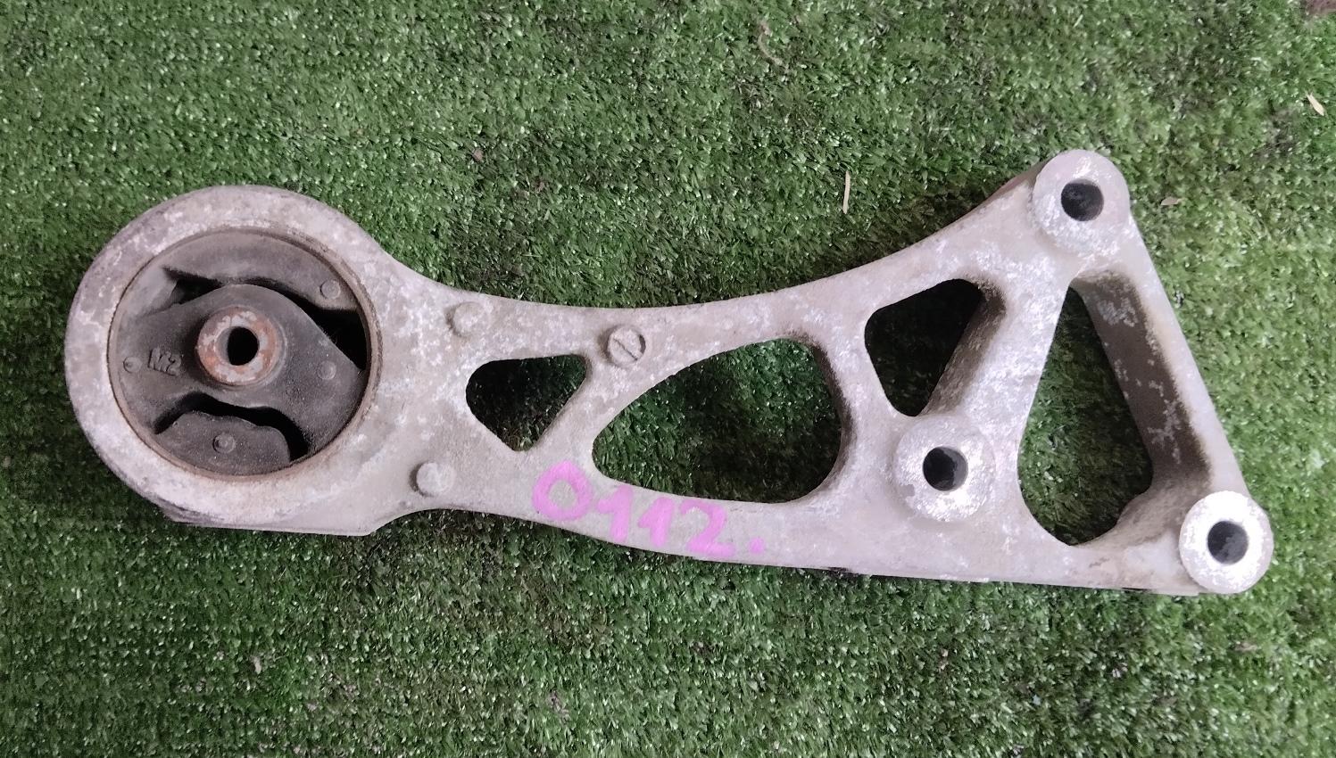 Подушка двигателя задняя MITSUBISHI I-MIEV HA3W Y4F1 1093A051 1 ракурс