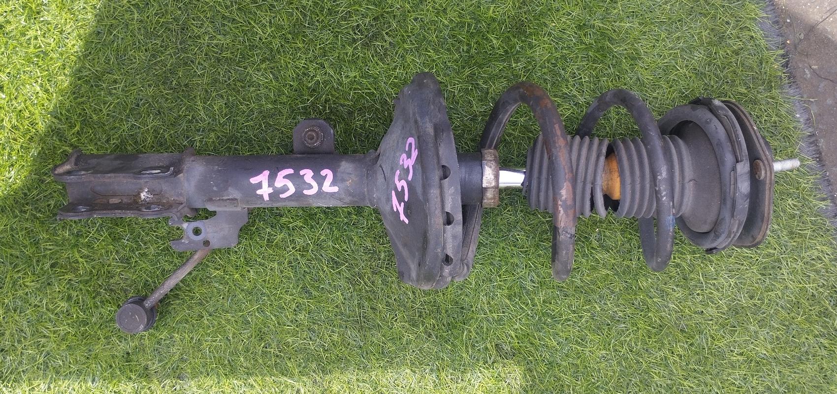 Стойка правая передняя TOYOTA HARRIER MCU35 48510-49445 1 ракурс Стойка правая передняя TOYOTA HARRIER MCU35 48510-49445 1 ракурс