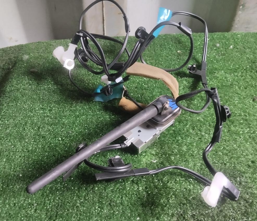 Антенна MITSUBISHI I-MIEV HA3W 8723A055 1 ракурс Антенна MITSUBISHI I-MIEV HA3W 8723A055 1 ракурс