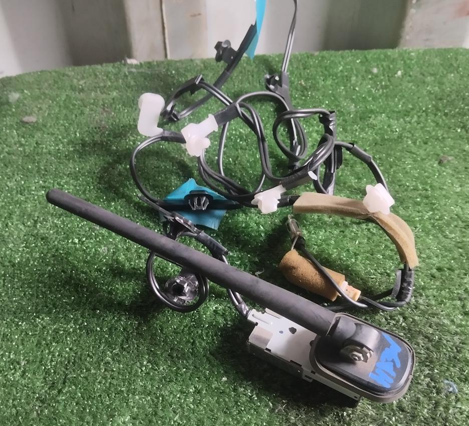 Антенна MITSUBISHI I-MIEV HA3W 8723A055 2 ракурс