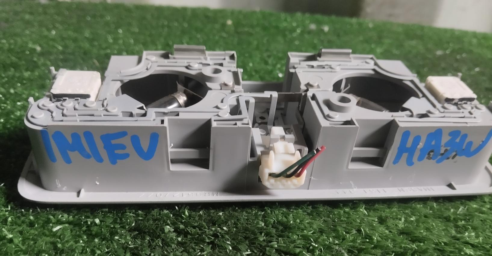 Плафон MITSUBISHI I-MIEV HA3W 3 ракурс