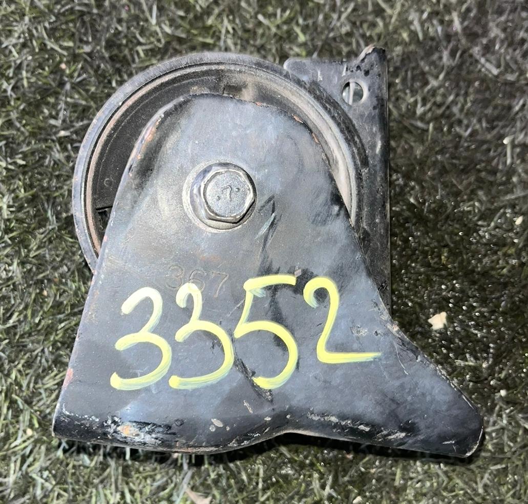 Подушка двигателя передняя MITSUBISHI GALANT FORTIS CY4A 4B11 MN184355 1 ракурс Подушка двигателя передняя MITSUBISHI GALANT FORTIS CY4A 4B11 MN184355 1 ракурс