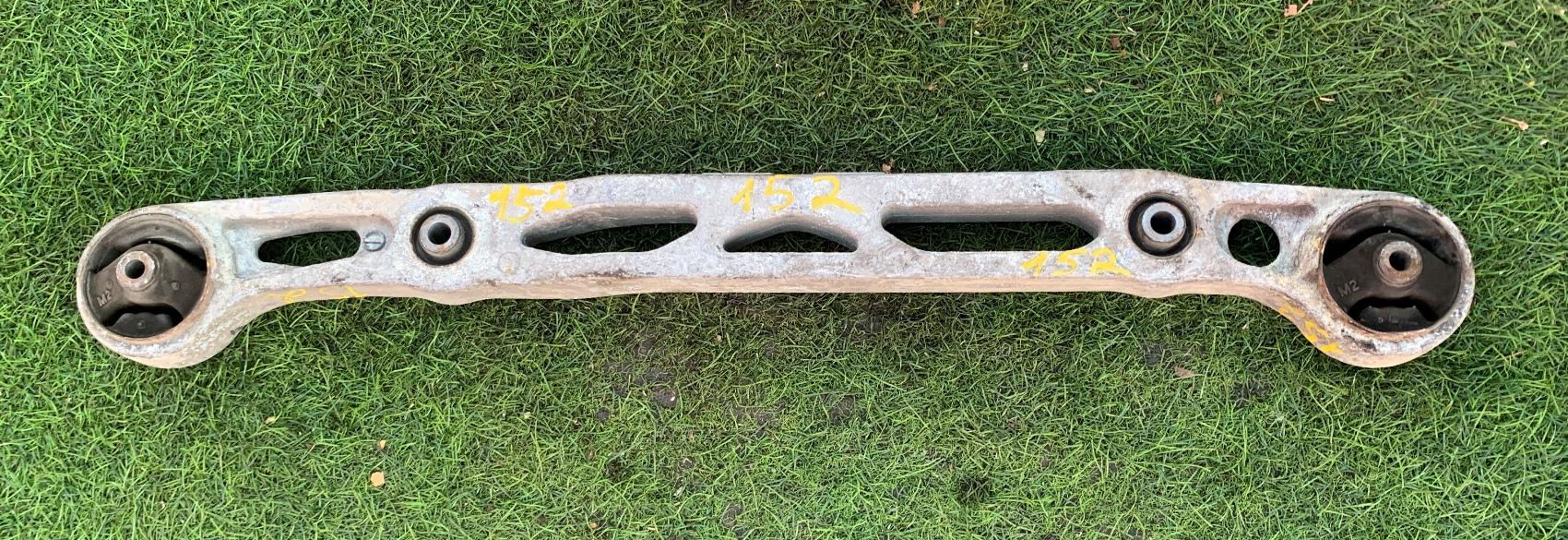 Подушка редуктора задняя MITSUBISHI I-MIEV HA3W Y4F1 1 ракурс Подушка редуктора задняя MITSUBISHI I-MIEV HA3W Y4F1 1 ракурс