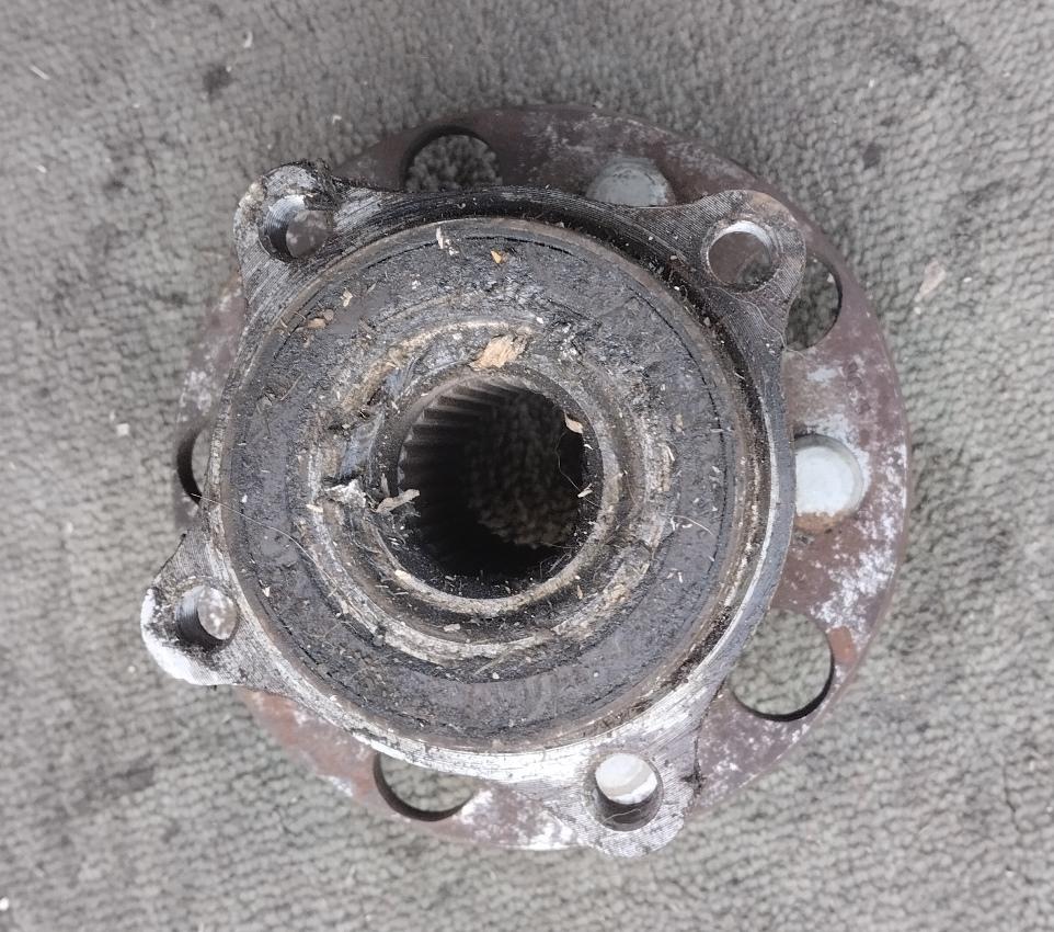 Ступица левая задняя TOYOTA CROWN GWS204 42410-30020 2 ракурс