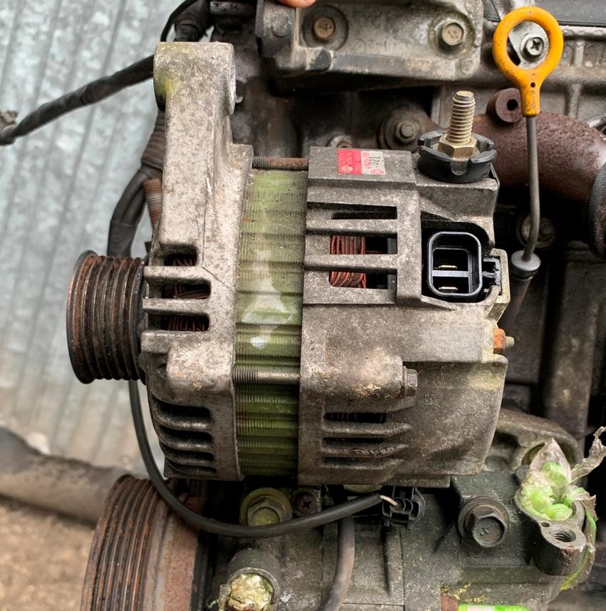 Генератор NISSAN MARCH K11 CG10 23100-AN000 2 ракурс