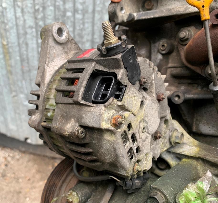 Генератор NISSAN MARCH K11 CG10 23100-AN000 3 ракурс