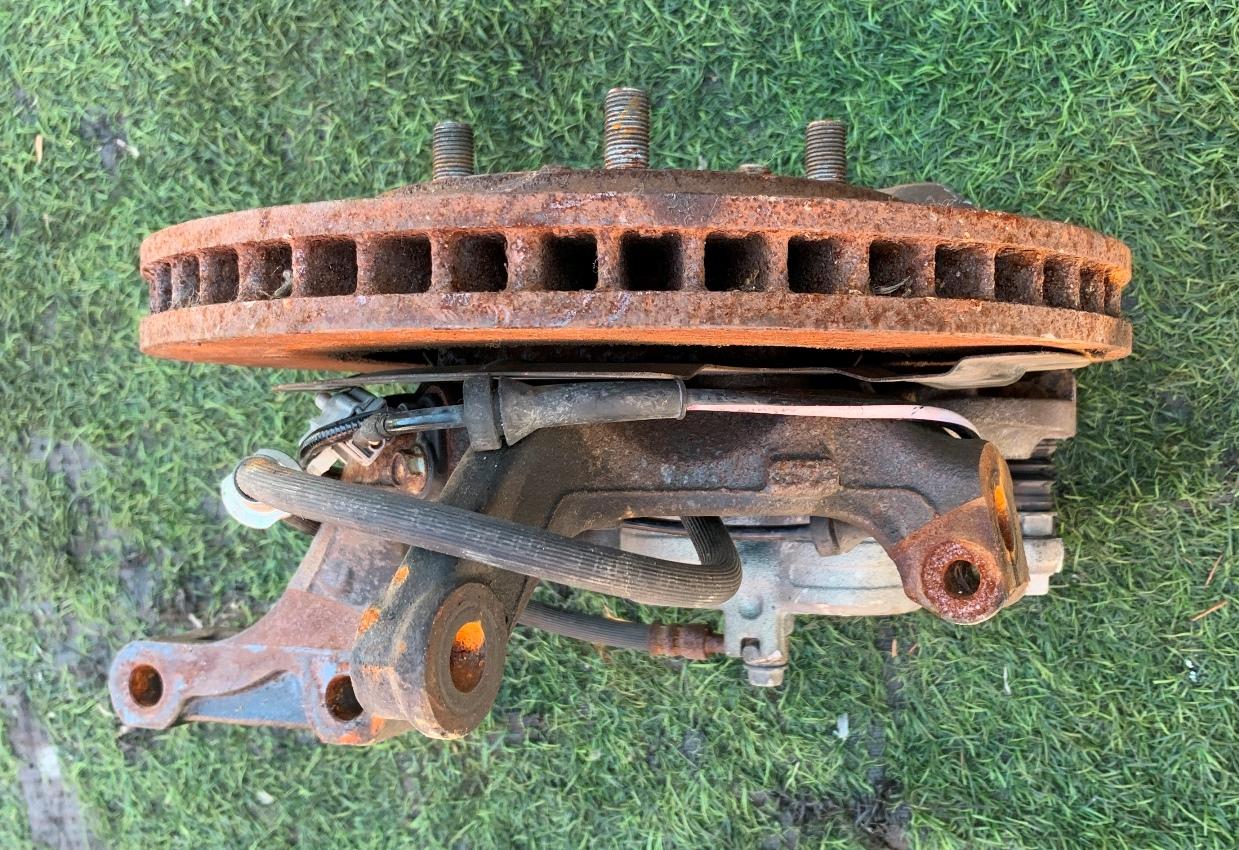 Ступица правая передняя NISSAN SERENA FC26 40014-CY000 3 ракурс