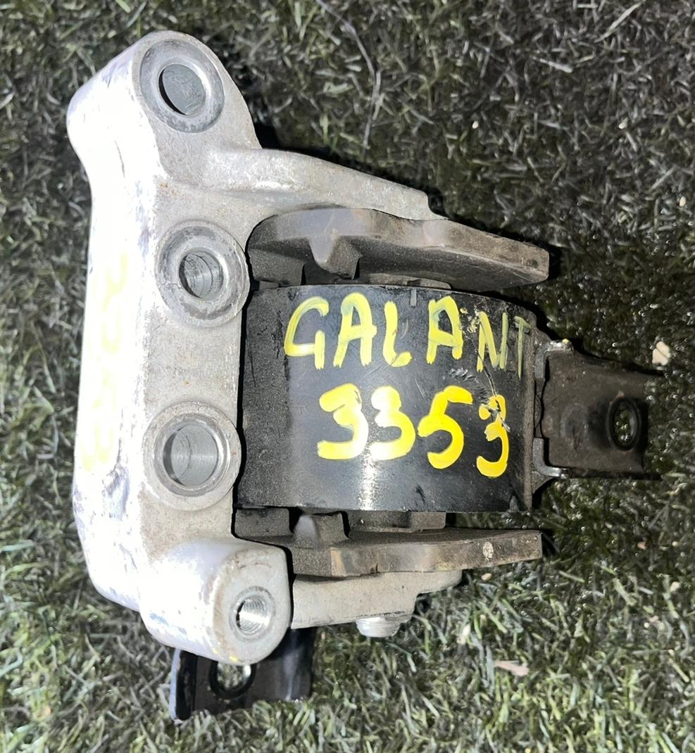 Подушка двигателя правая передняя MITSUBISHI GALANT FORTIS CY4A 4B11 MN101441 1 ракурс Подушка двигателя правая передняя MITSUBISHI GALANT FORTIS CY4A 4B11 MN101441 1 ракурс