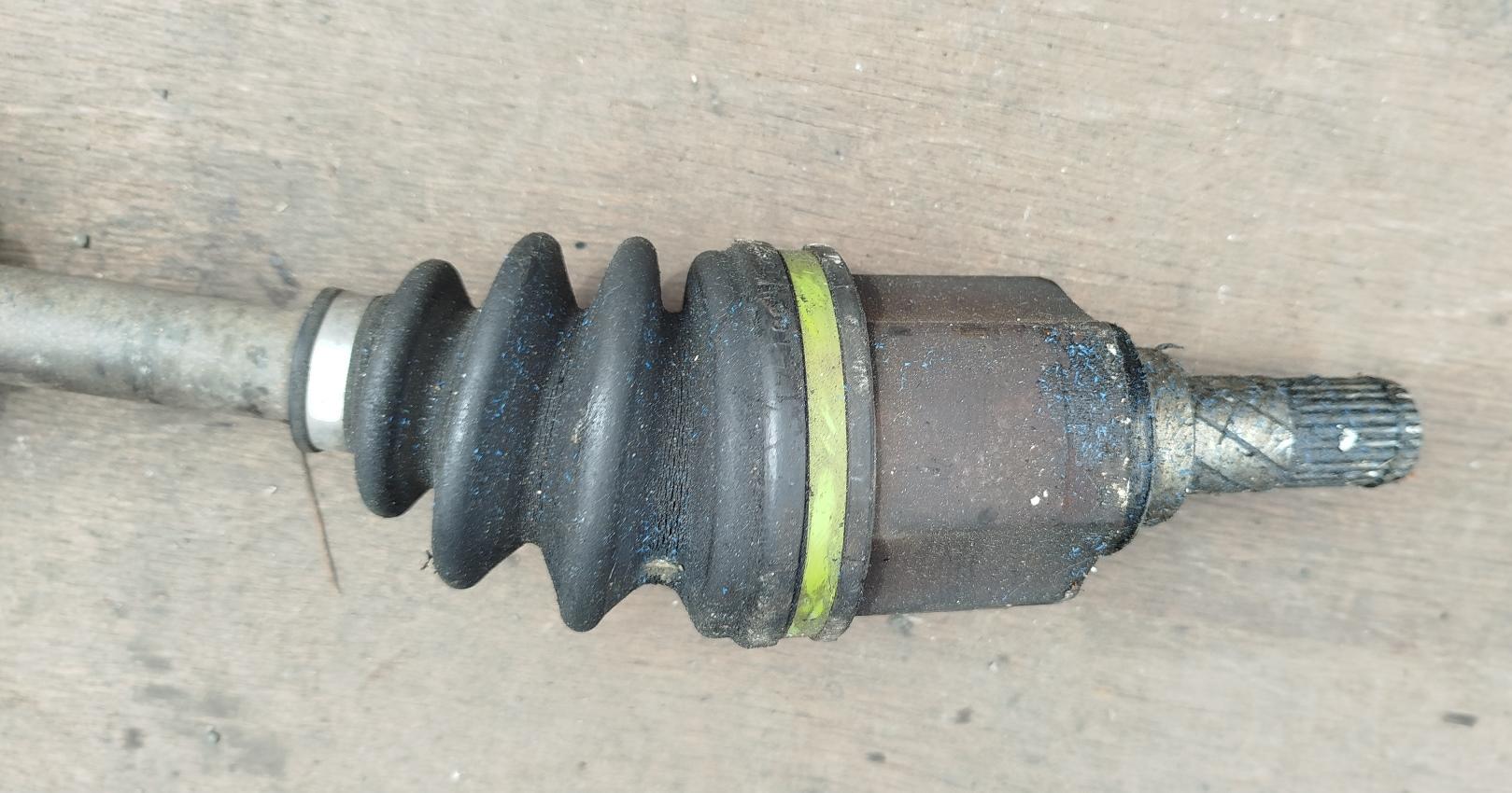 Привод правый передний NISSAN CUBE Z10  39100-2U210 2 ракурс