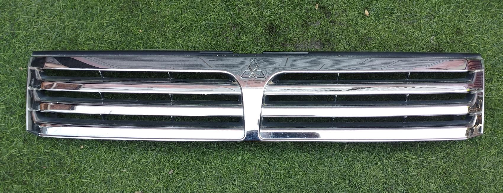 Решетка радиатора MITSUBISHI CHARIOT GRANDIS N84W MR275627 1 ракурс