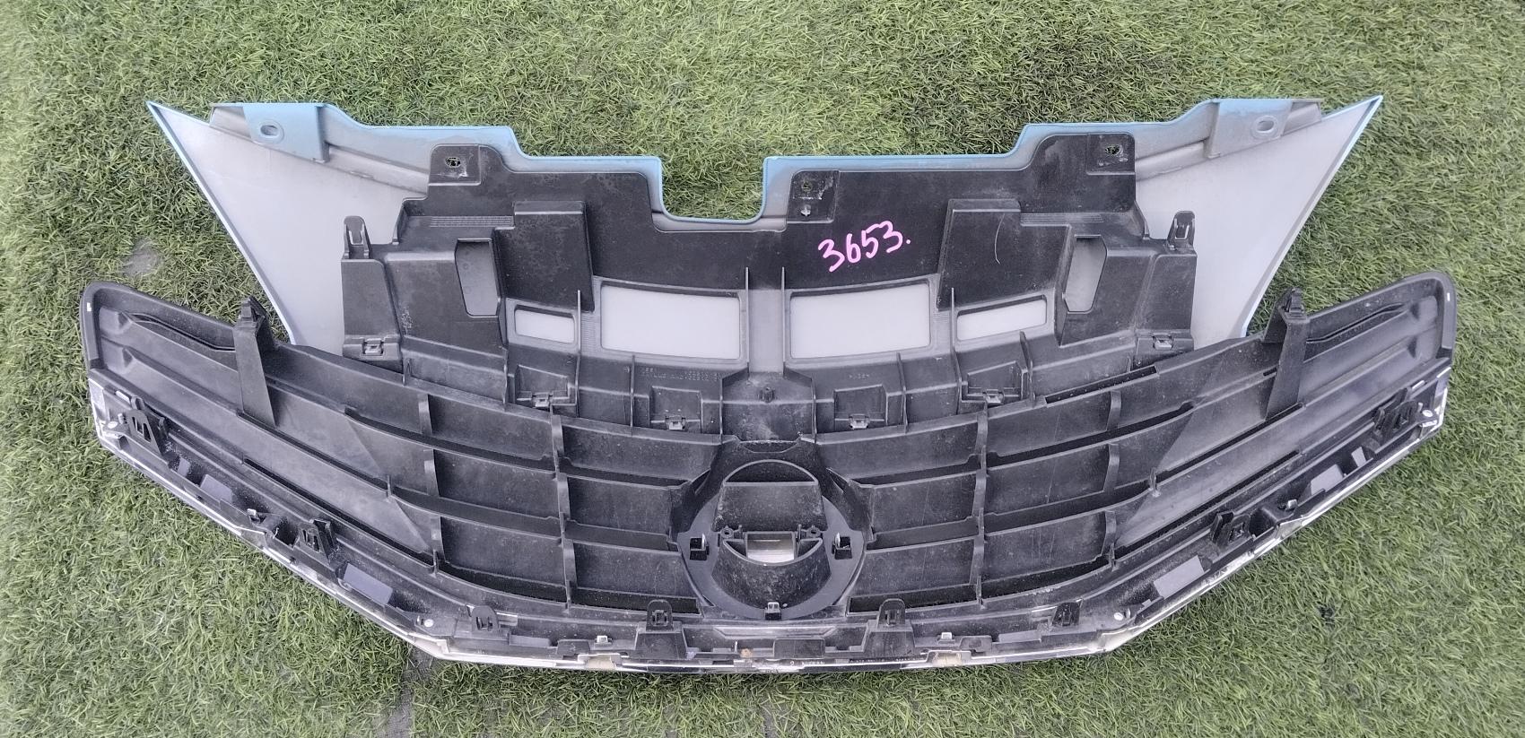 Решетка радиатора NISSAN NOTE E12 62310-3VA0A 3 ракурс
