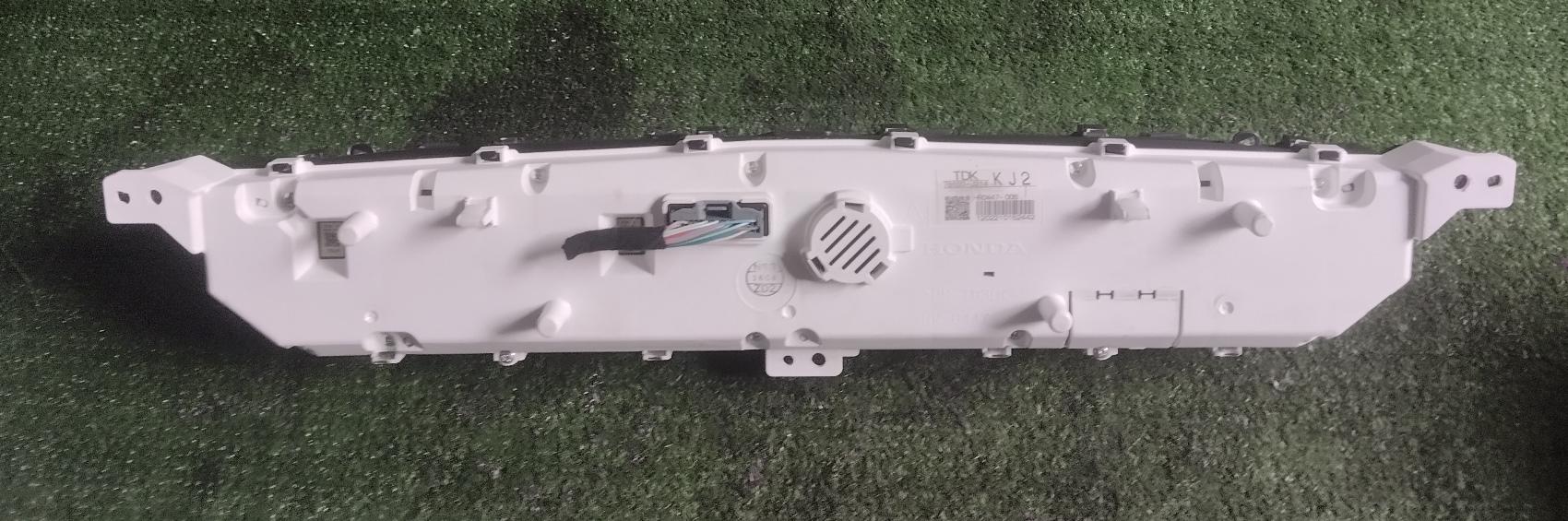 Спидометр HONDA FREED GB5 78100-TDK-J214 3 ракурс Спидометр HONDA FREED GB5 78100-TDK-J214 3 ракурс
