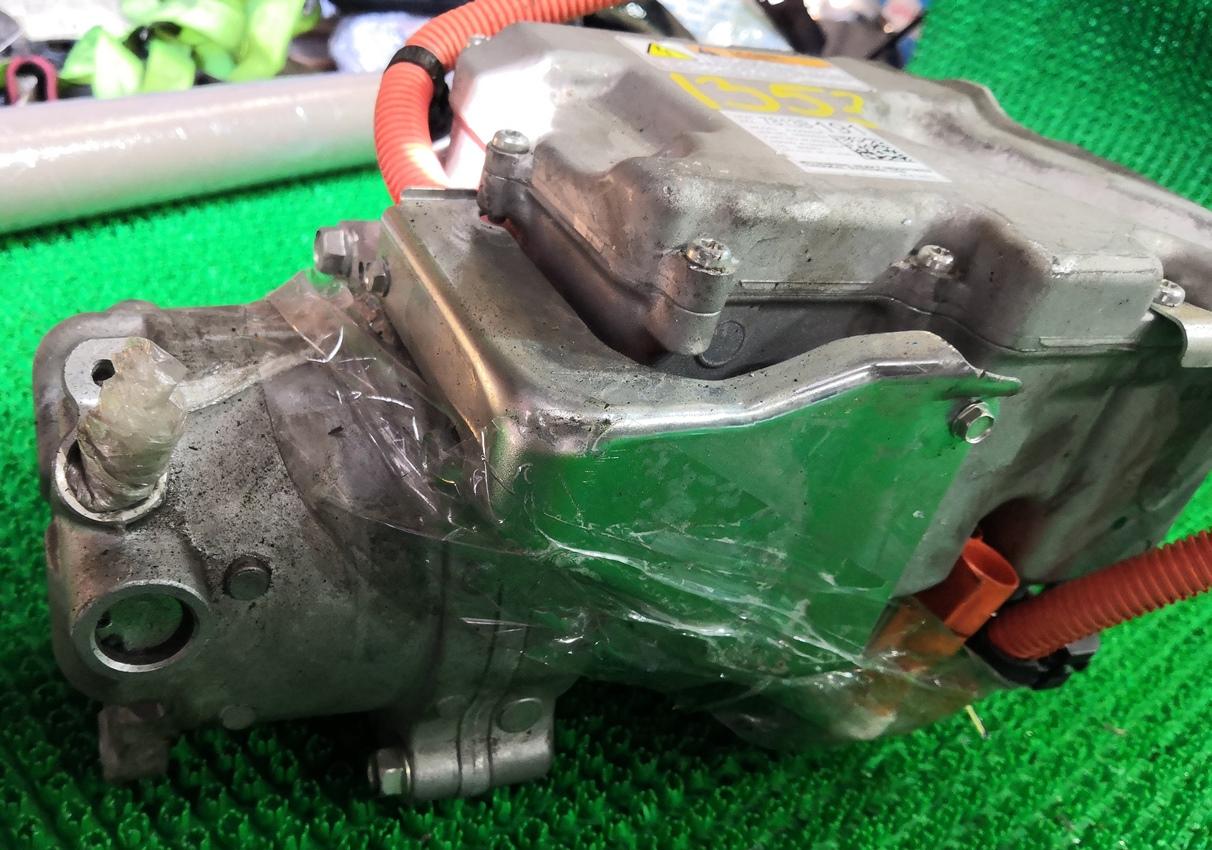 Компрессор кондиционера MITSUBISHI I-MIEV HA3W Y4F1 7813B191 5 ракурс