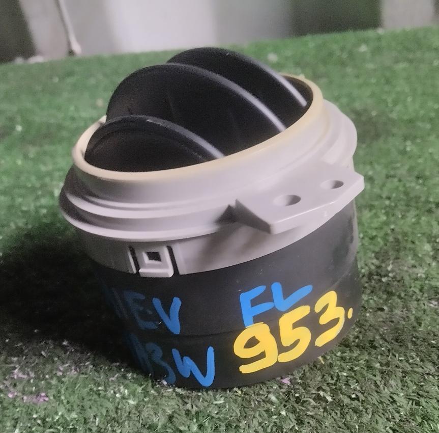 Дуйки левые передние MITSUBISHI I-MIEV HA3W 8030A132 2 ракурс