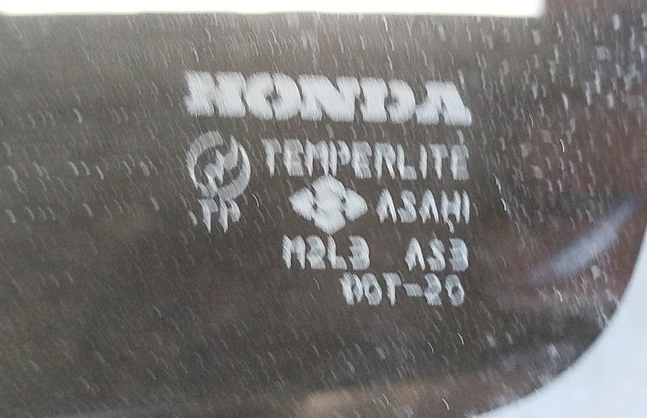 Стекло собачника правое заднее HONDA Z PA1 3 ракурс