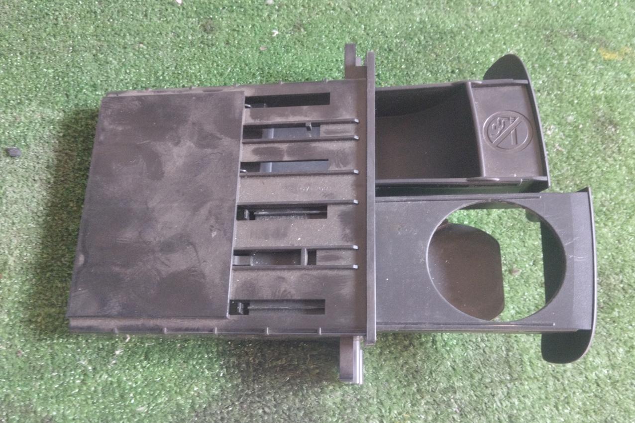 Подстаканник MITSUBISHI I-MIEV HA3W 8041A015XA 1 ракурс